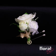 Load image into Gallery viewer, Custom Boutonniere